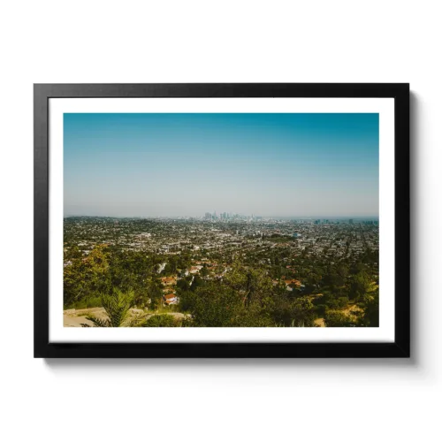 Landscape Bildaufnahme von Downtown Los Angeles, blauer Himmel und Blick auf die Skyline