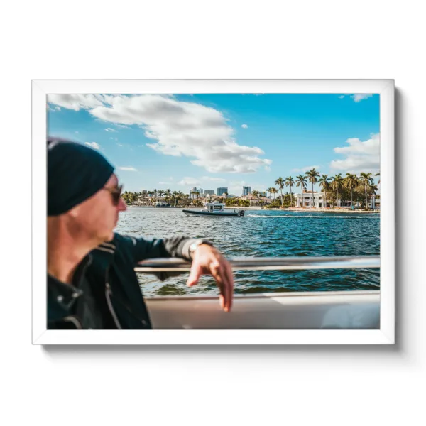 Image of a police boat sailing by the sea.
