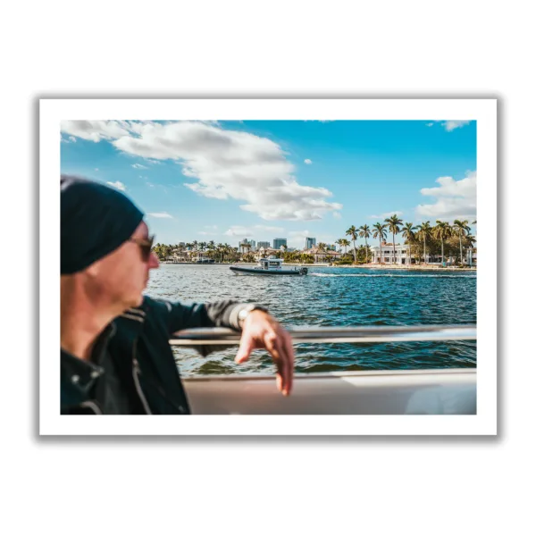 Image of a police boat sailing by the sea.