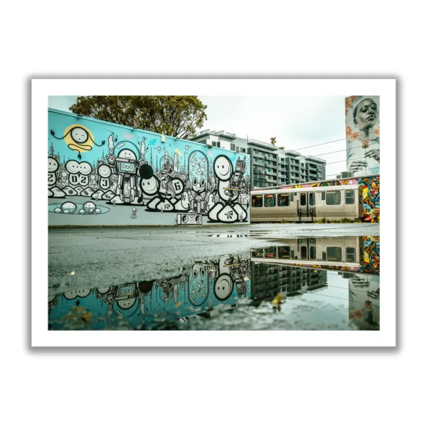 Bildaufnahme eines blauen Marshmallow Graffitis bei den Wynwood Walls Miami.