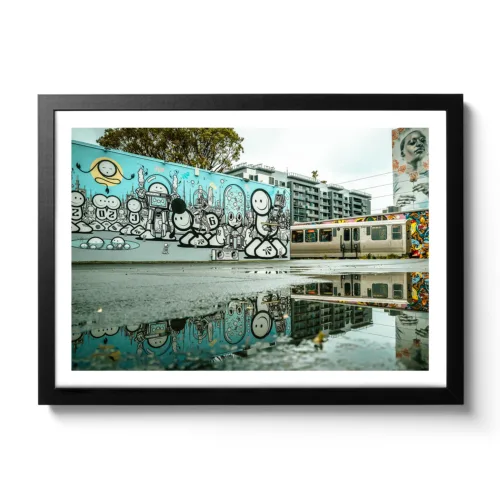 Bildaufnahme eines blauen Marshmallow Graffitis bei den Wynwood Walls Miami.